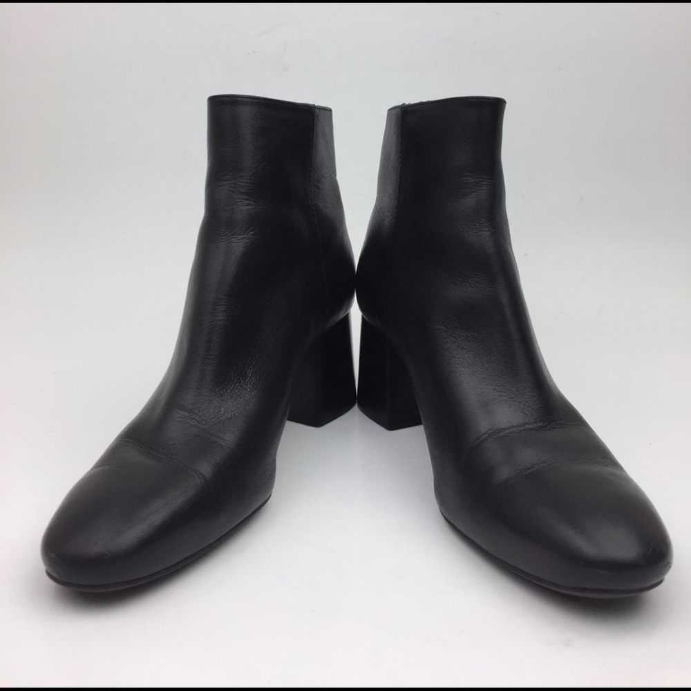 Michael Kors Alane Flex Bootie sz 5.5